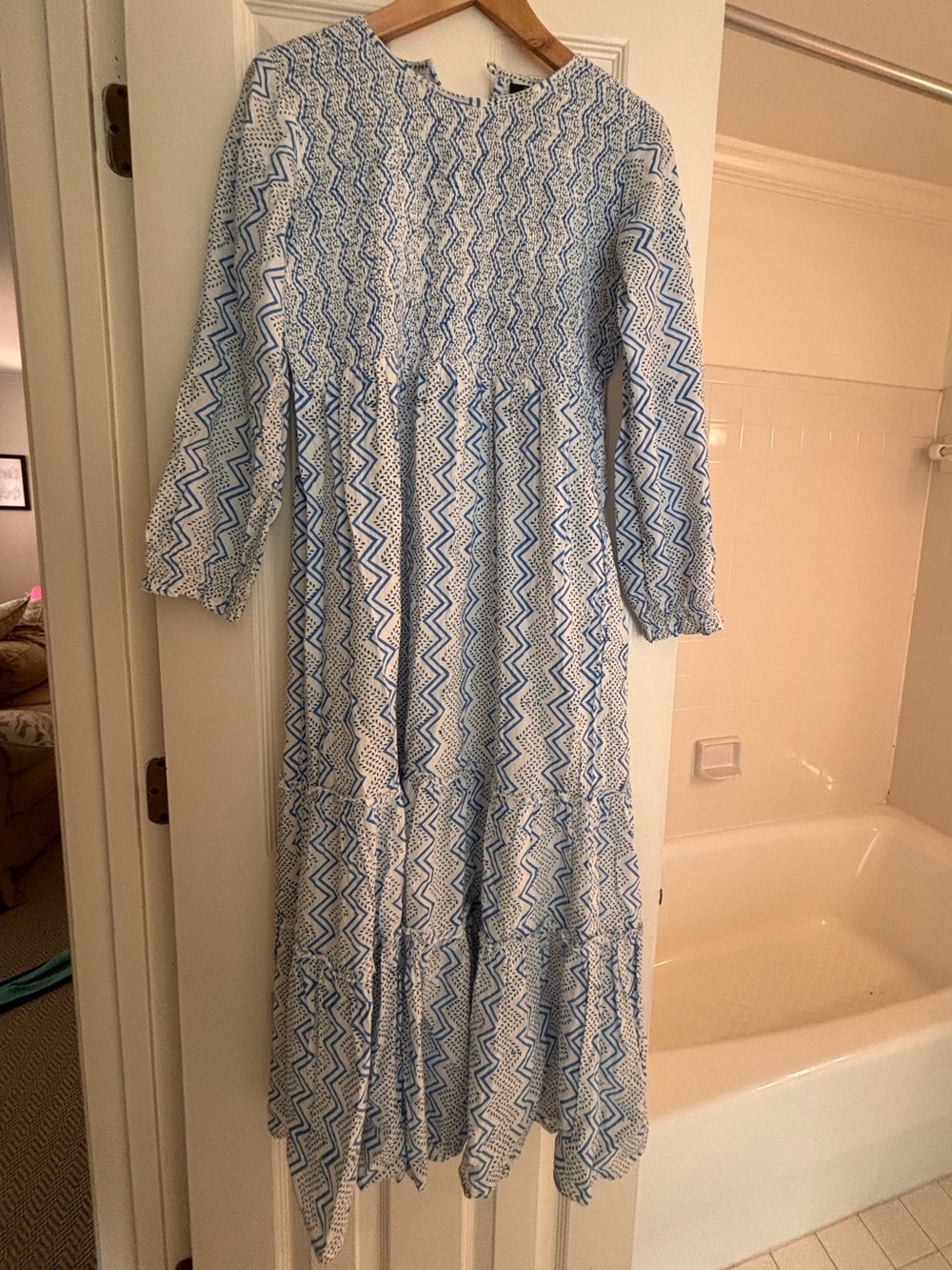 Madison Mathews Blue/White Maxi Dress Long Sleeved Size Small